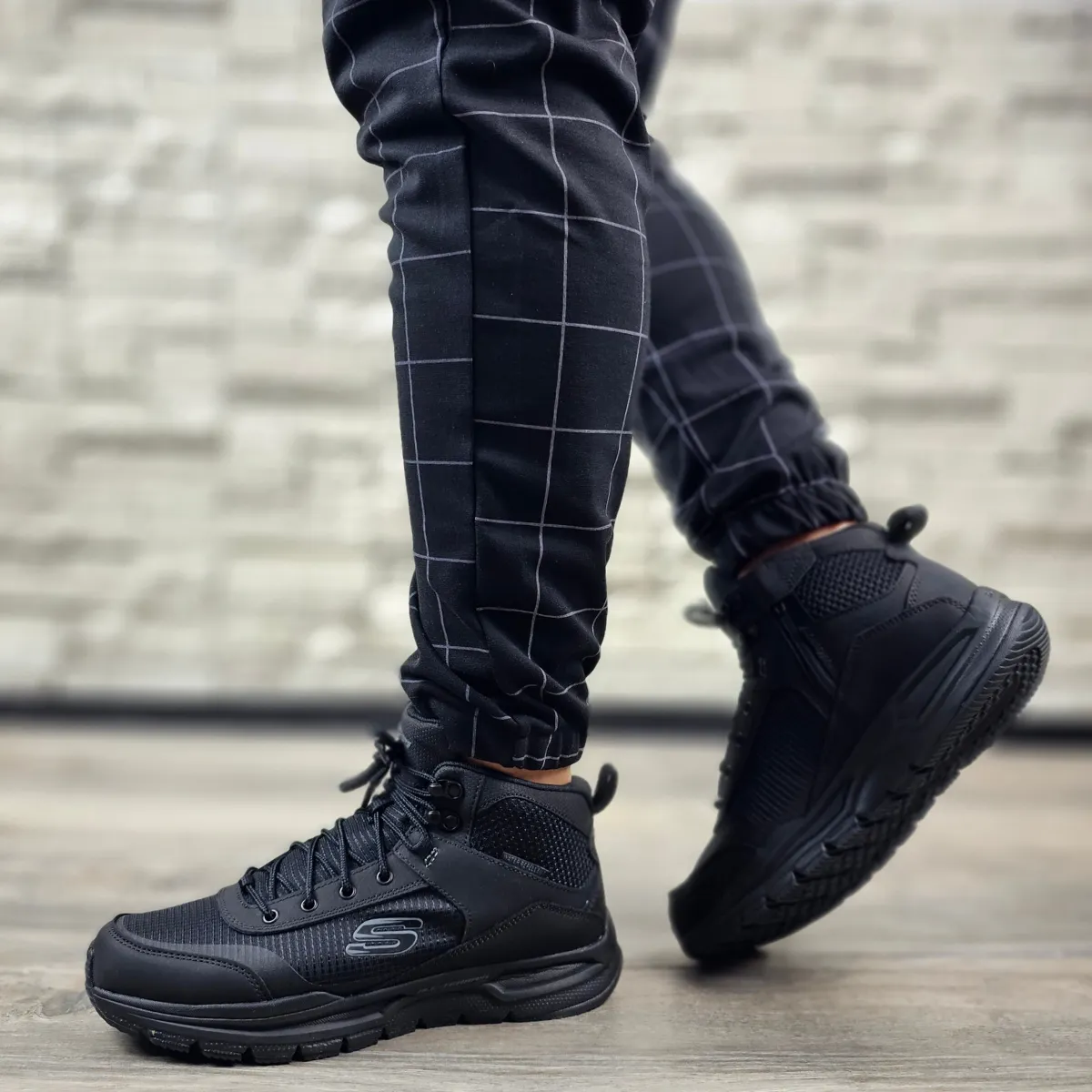 Ghete sport, barbati, SKECHERS WATER REPELLENT Trekkings Escape Plan 2 Wood Rock 51705-BBK negru, piele ecologica