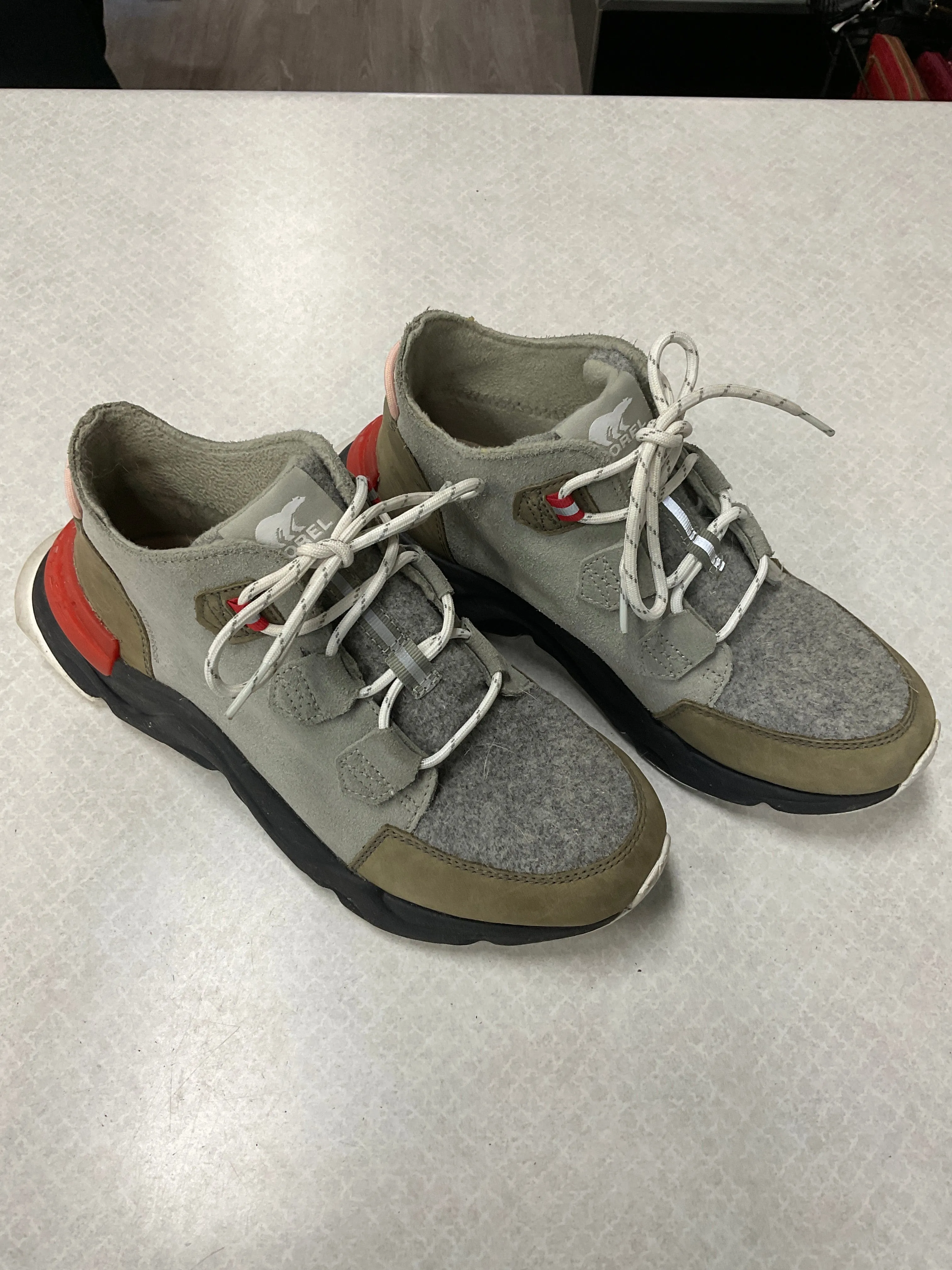 Shoes Hiking By Sorel In Grey, Size: 8